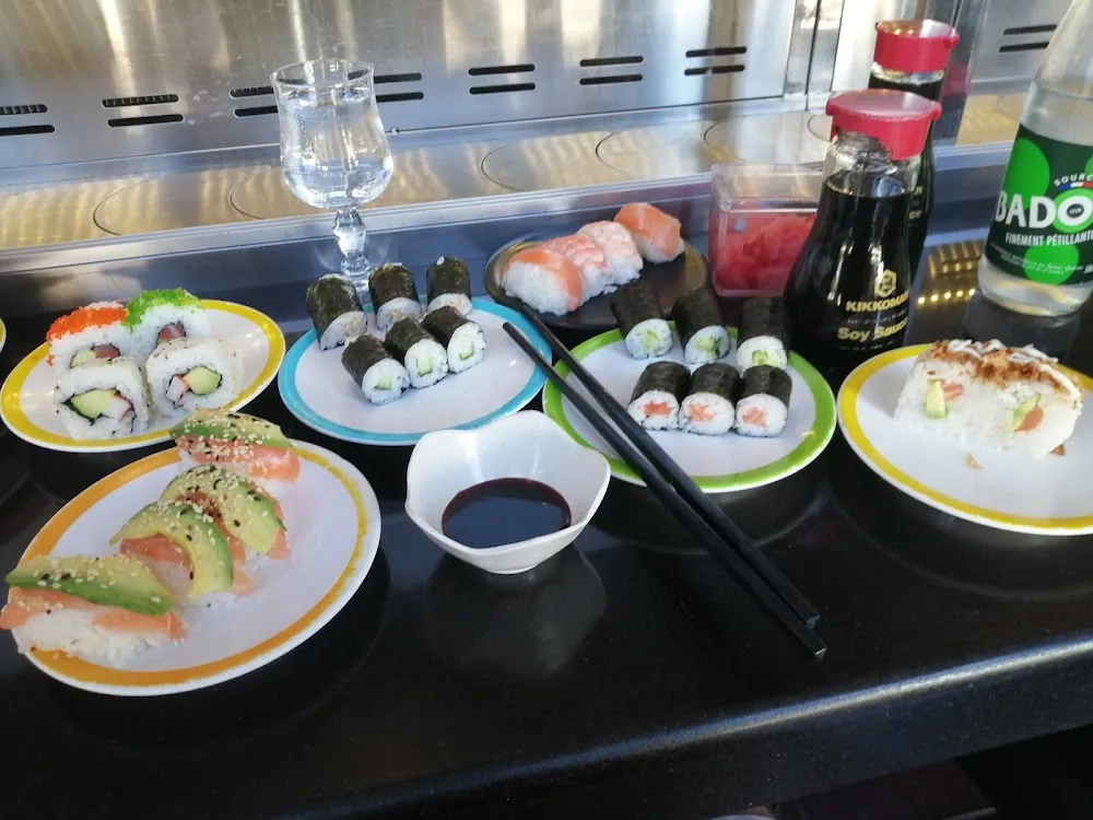 Sushis Makis Sashimi California Roll Assortiments